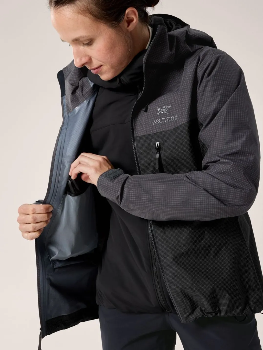 Arc'teryx Women's Alpha Jacket Graphite / Black