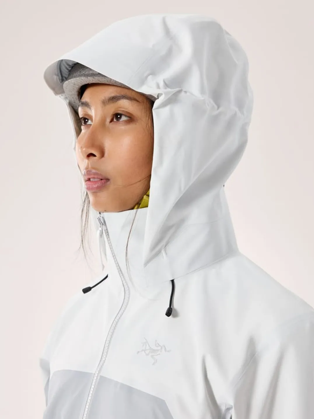 Arc'teryx Women's Beta AR Jacket Arctic Silk / Solitude Ii