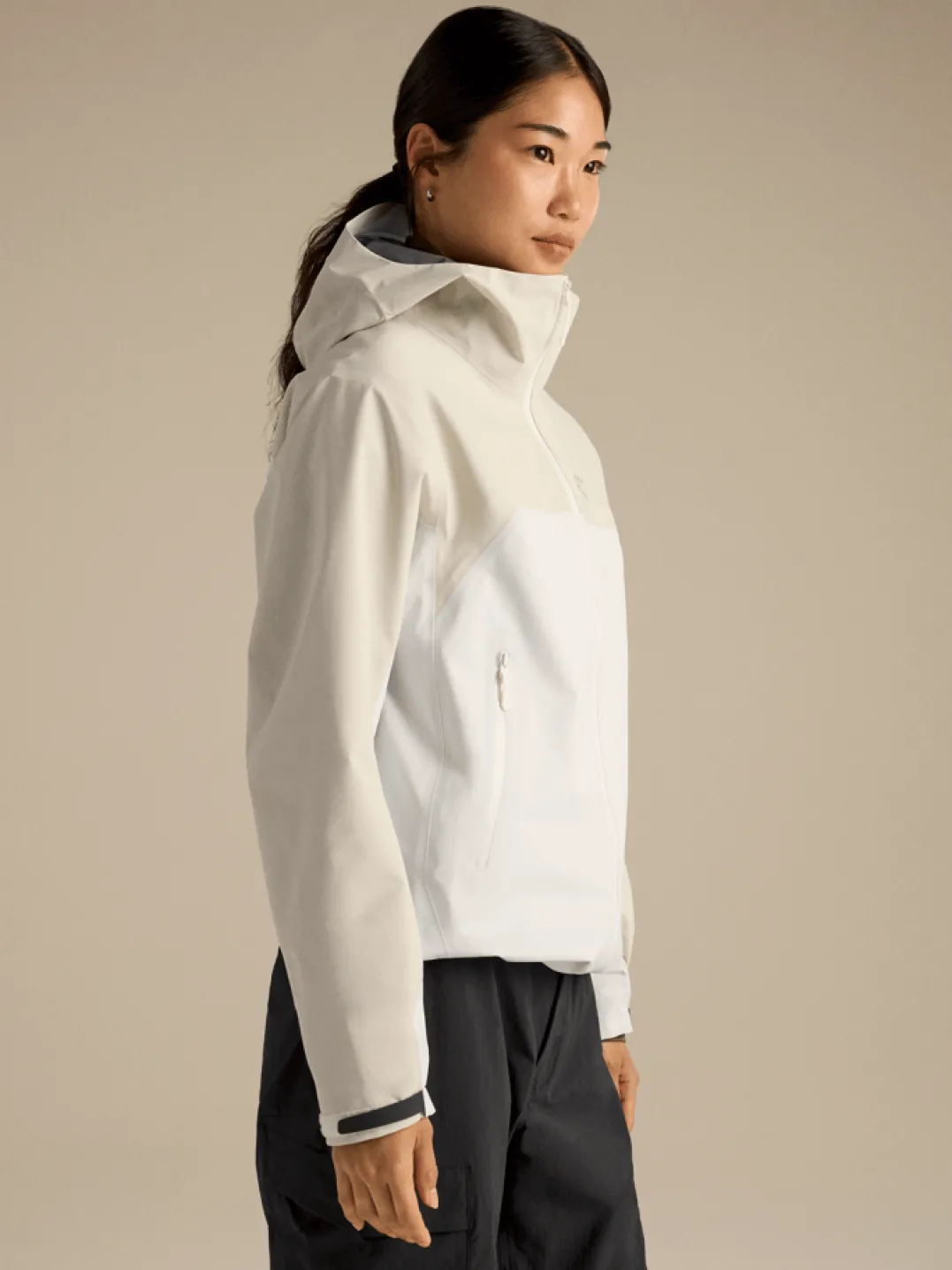 Arc'teryx Women's Beta Jacket Sea Salt/Arctic Silk