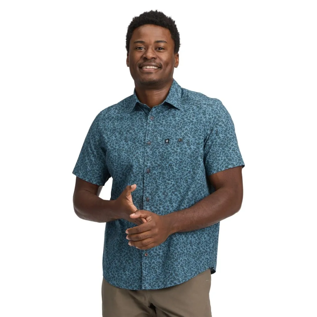 Black Diamond Men's Wingate Short Sleeve Shirt Charcoal Bd Glyphs