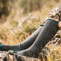 Darn Tough Women's Mountaineering OTC Extra Cushion Midnight