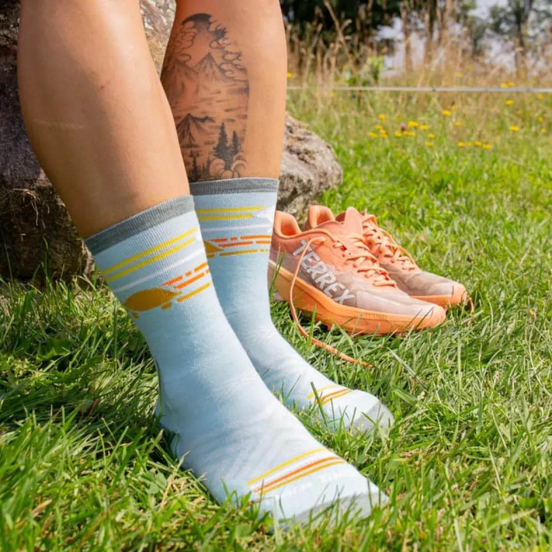Darn Tough Women's Pacer Micro Crew Ultra-Lightweight With CushionGlacier