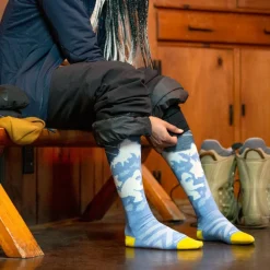 Darn Tough Women's Yeti Over-the-Calf Lightweight Ski & Snowboard Sock No Cushion Midnight