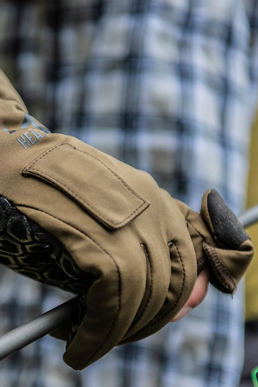 Heat Experience HEHS heated hunting gloves Green/black