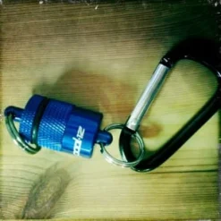 .h9{margin-bottom:16px}Pool 12 Hook-On Magnetic Release