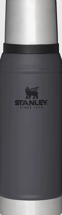 .i8{margin-bottom:16px}Stanley Classic Vacuum Bottle 0.75 L Charcoal
