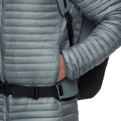 Mammut Broad Peak Light In Hooded Jacket Men Strata