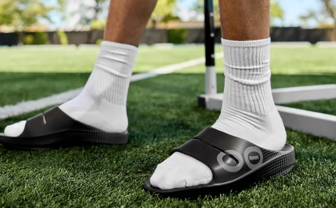 OOFOS OOahh Sport Slide Black Matrix