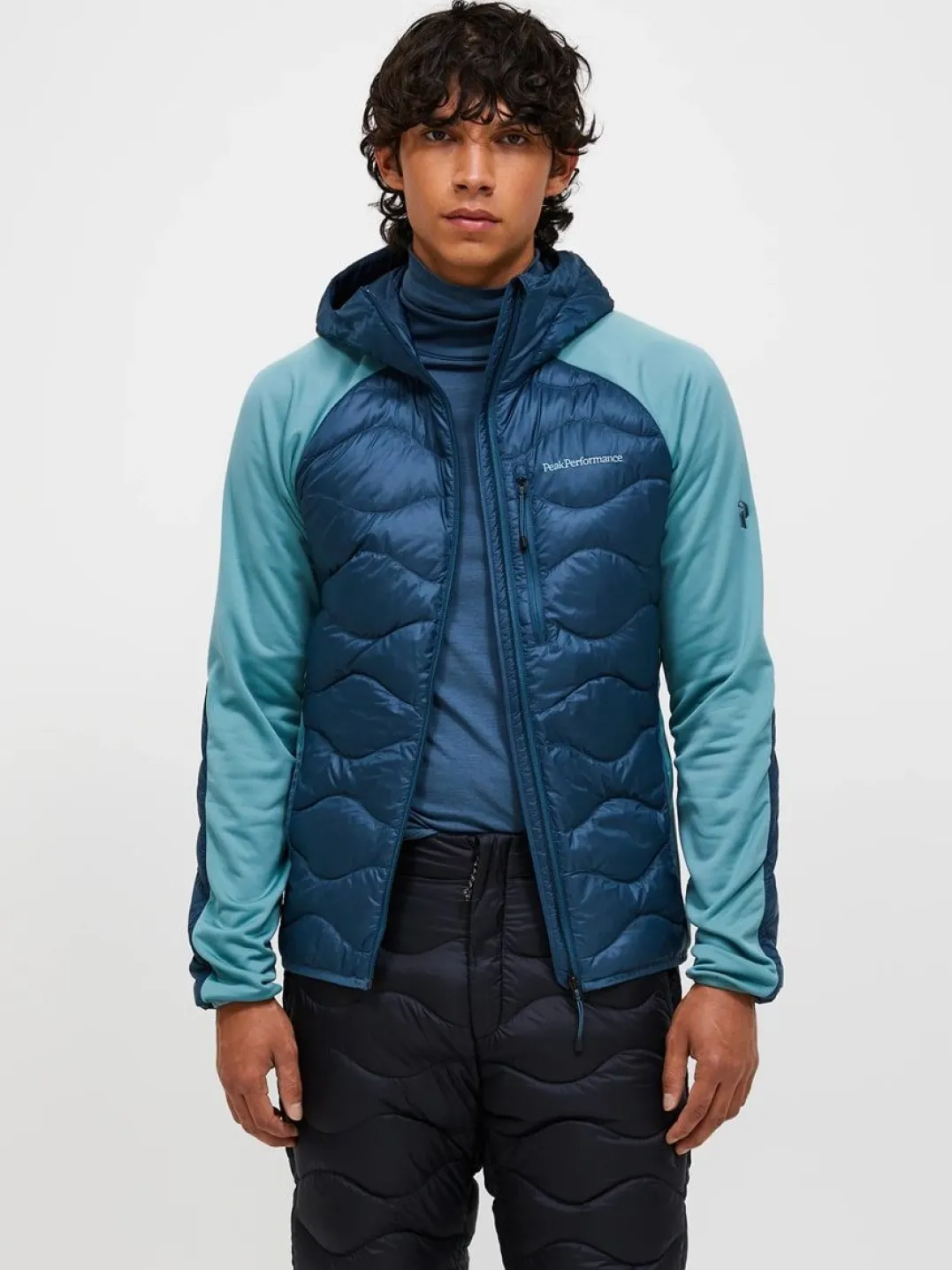 Peak Performance M Helium Down Hybrid Hood Mountain Lake/Deluded Vision