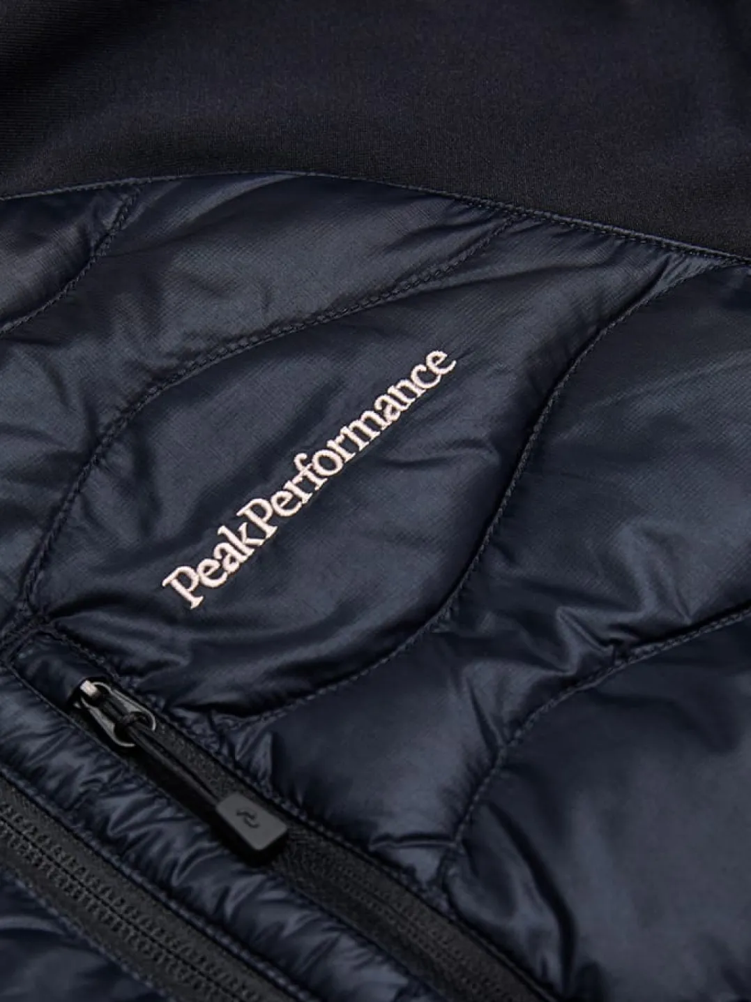 Peak Performance W Helium Down Hybrid Jacket Black