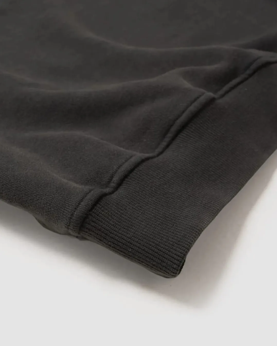 Rúngne Project Crewneck Pirate Black