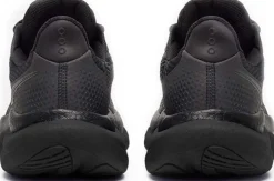 Saucony Women’s Triumph 23 GORE-TEX Triple Black