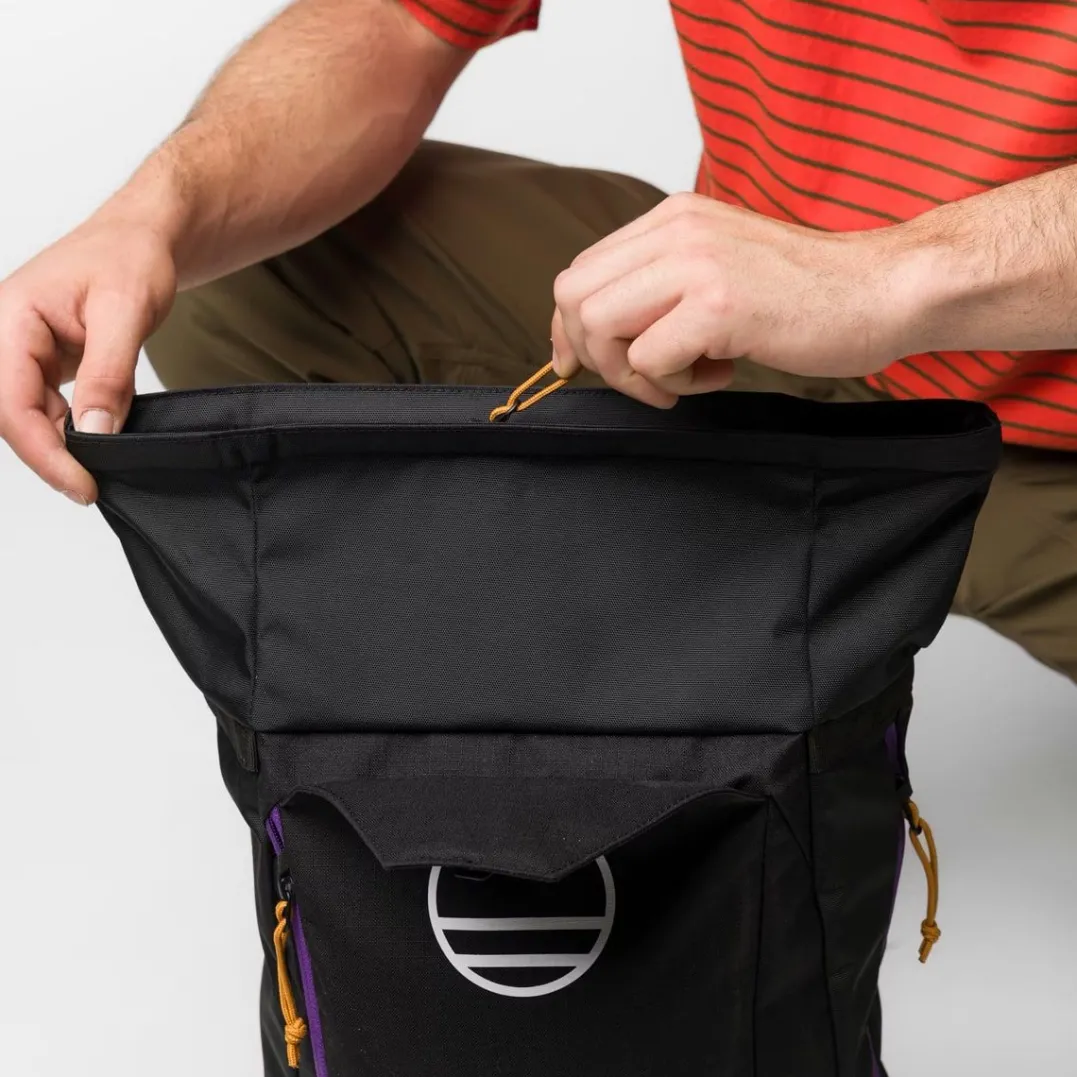 WildCountry Base Hauler 25 Backpack Black