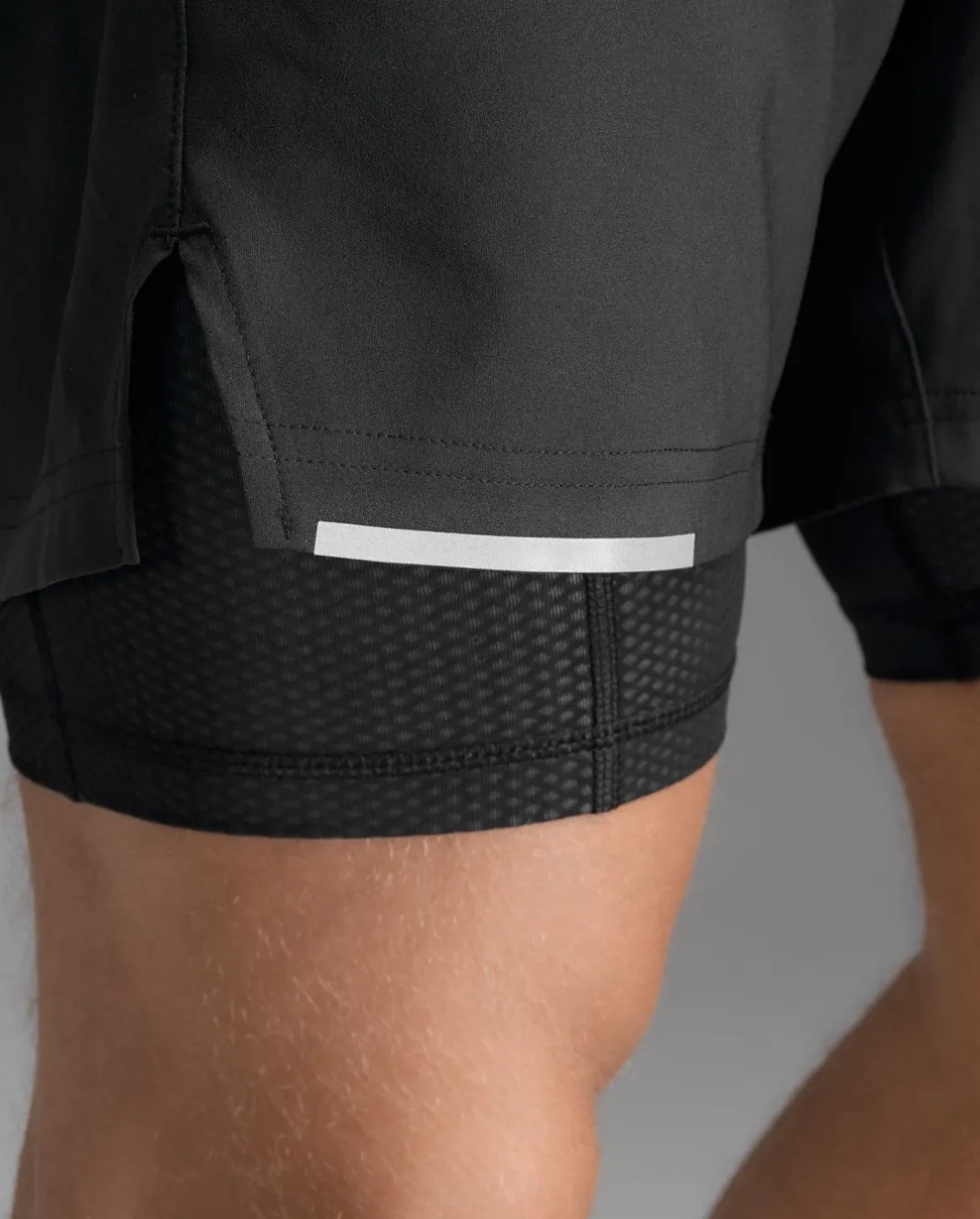 2XU Men's Aero Mesh 2-In-1 5 Inch Shorts Black/silver Reflective