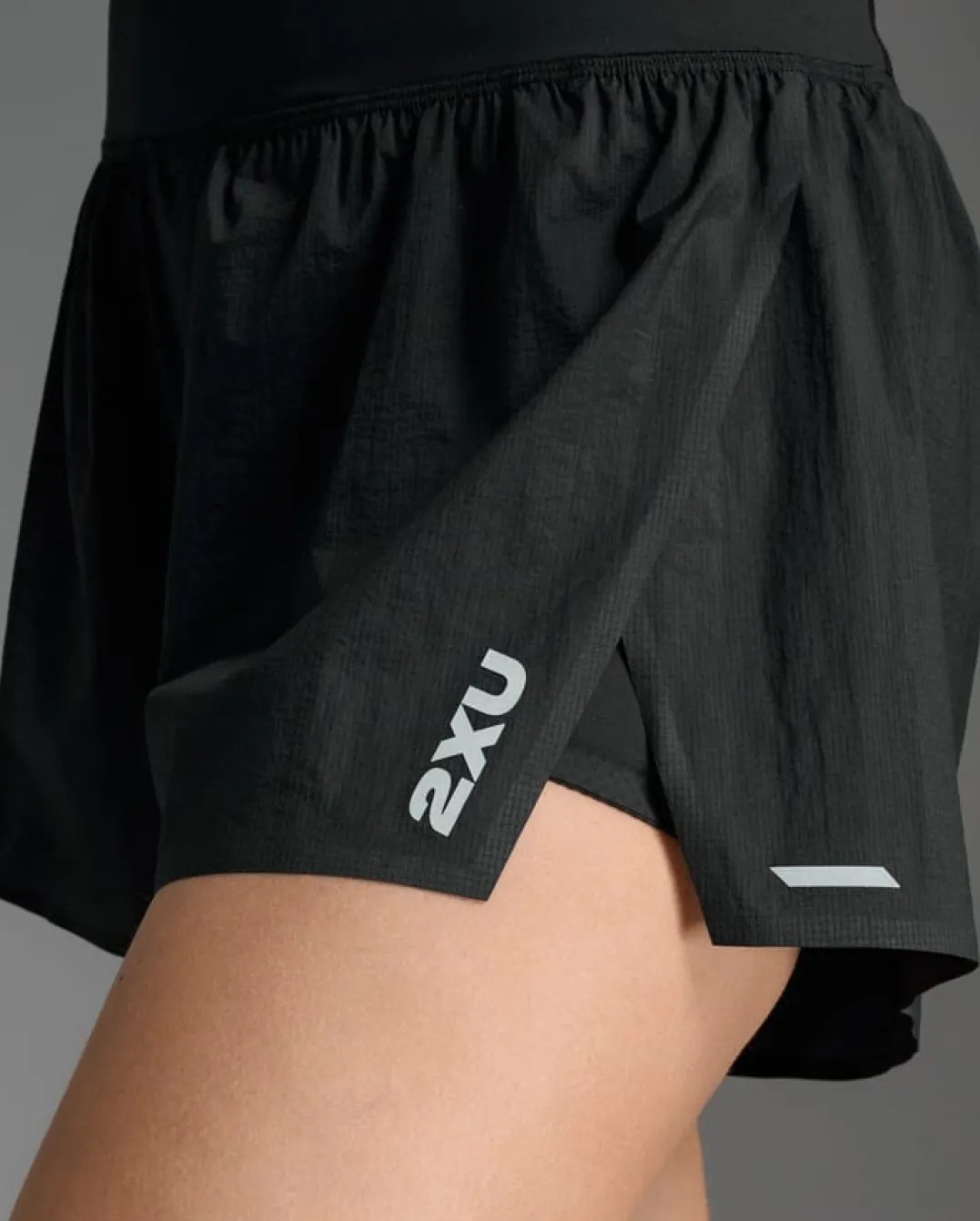 2XU Women's Aero Hi-Rise 2-In-1 3 Inch Shorts Black/silver Reflective